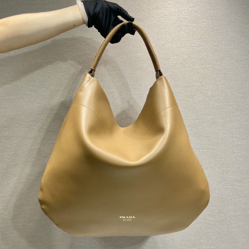 Pra*a tote bags